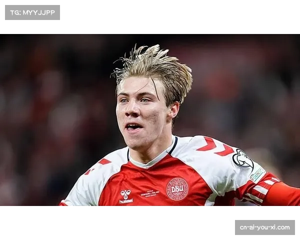 曼联引入门兴左后卫内茨 滕哈赫解决边路防守人员需求